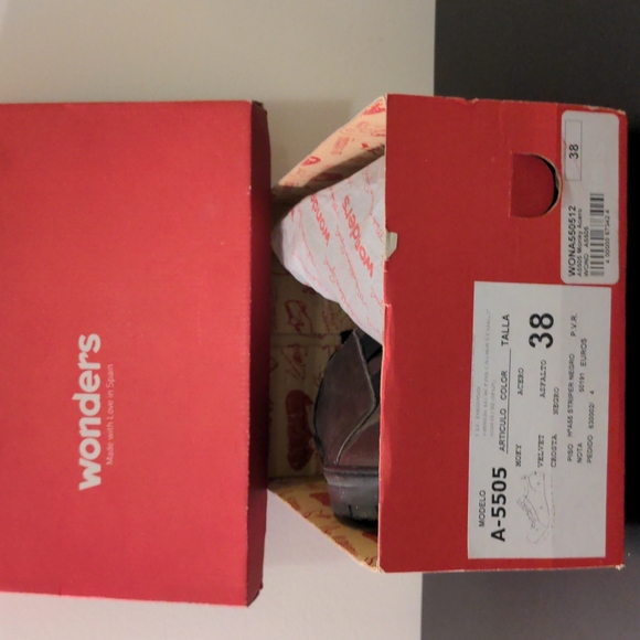 Wonders Shoes in Dark Brown with Black Straps Women's size EUR 38 / US 7.5 - Picture 7 of 13